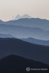첩첩산중 너머의 북한산