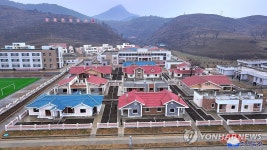 평양시 강동군에 새 축산농장 건립