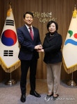 손잡은 서울시장과 과천시장