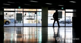 불 꺼진 상봉터미널