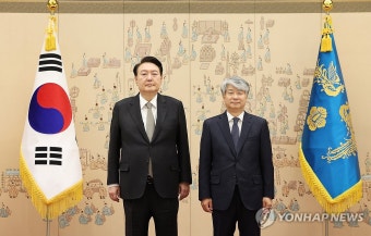 윤석열 대통령 탄핵심판 6차 변론, 증인들 증언 속 계속되다