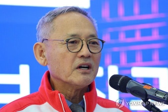 유인촌 장관, 올림픽 메달리스트와 함께한 간담회에서 한국 체육발전 논의