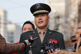'채상병 사건 항명 혐의' 박정훈 전 단장 첫 공판