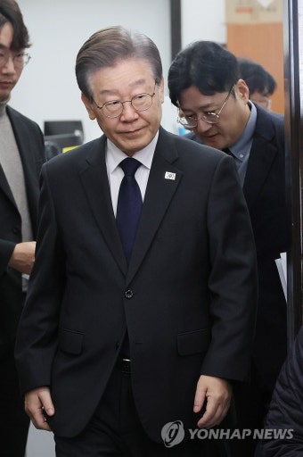 최고위 참석하는 이재명 대표와 홍익표 원내대표