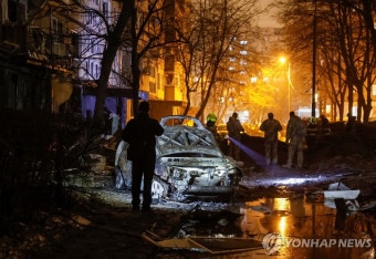 젤렌스키 미국 간 날 보란 듯…러, 키이우에 탄도미사일 퍼부어(종합)