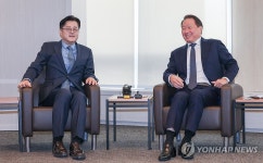 최태원 회장 면담하는 홍익표 원내대표