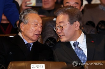 대화하는 이재명 대표