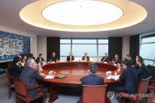 류진 회장, 프랑스 산업연합 방한단과 면담