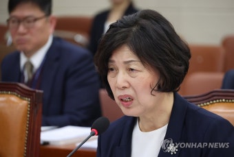 답변하는 강정애 국가보훈부 장관 후보자