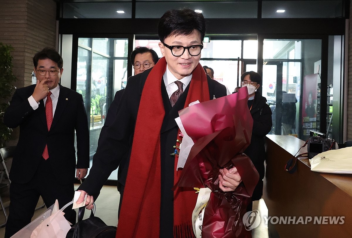 한동훈, 국힘 대표 선거 출마 안해...보수 혁신으로 국민과 소통