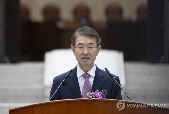 퇴임 소감 밝히는 안철상 대법관