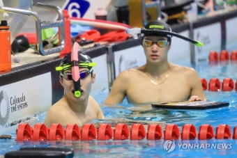 황선우와 김우민 훈련