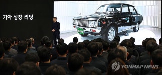 광명 2공장 비전 소개하는 송호성 사장