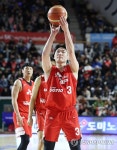 자유투 시도하는 최원혁