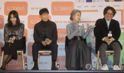 한국영화로 돌아온 윤여정 "감독과 쌓은 전우애로 출연"