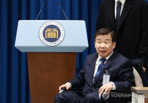 [프로필] 유철환 권익위원장…장애 극복한 판사 출신 변호사