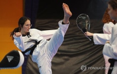 2024 올림픽 개최국 프랑스서 온 학생들…태권도 체험