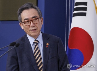 취임 기자회견 입장하는 조태열 외교부 장관