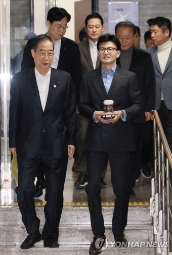 고위 당정 협의회 참석하는 한덕수 국무총리와 한동훈 비대위원장