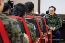 김승호 인사혁신처장, 제1공수특전여단 위문 방문
