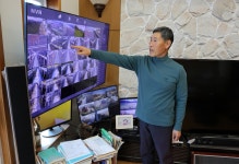 [친환경축산농장을 가다] ⑦청보리를 먹고 자라 건강해요