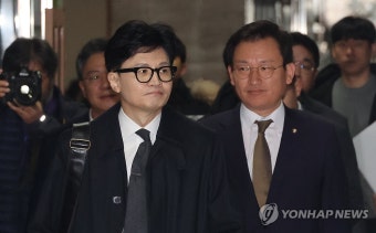 출근하는 한동훈 비대위원장