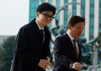출근하는 한동훈 비대위원장
