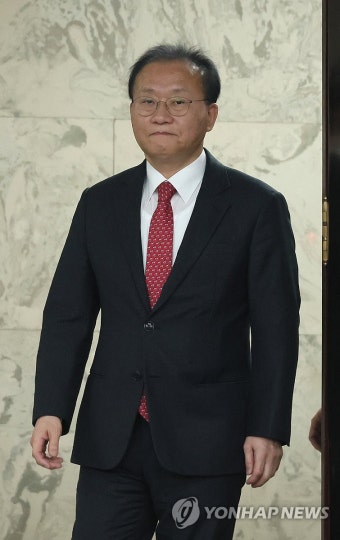 원내대책회의 참석하는 윤재옥 원내대표