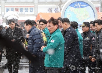 윤석열 대통령, 한동훈 비대위원장과 함께 서천 시장 화재 현장 점검