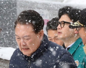 윤석열 대통령, 한동훈 비대위원장과 함께 서천 시장 화재 현장 점검