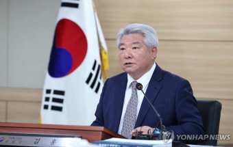 김홍일 방통위원장, 첫 회의 주재