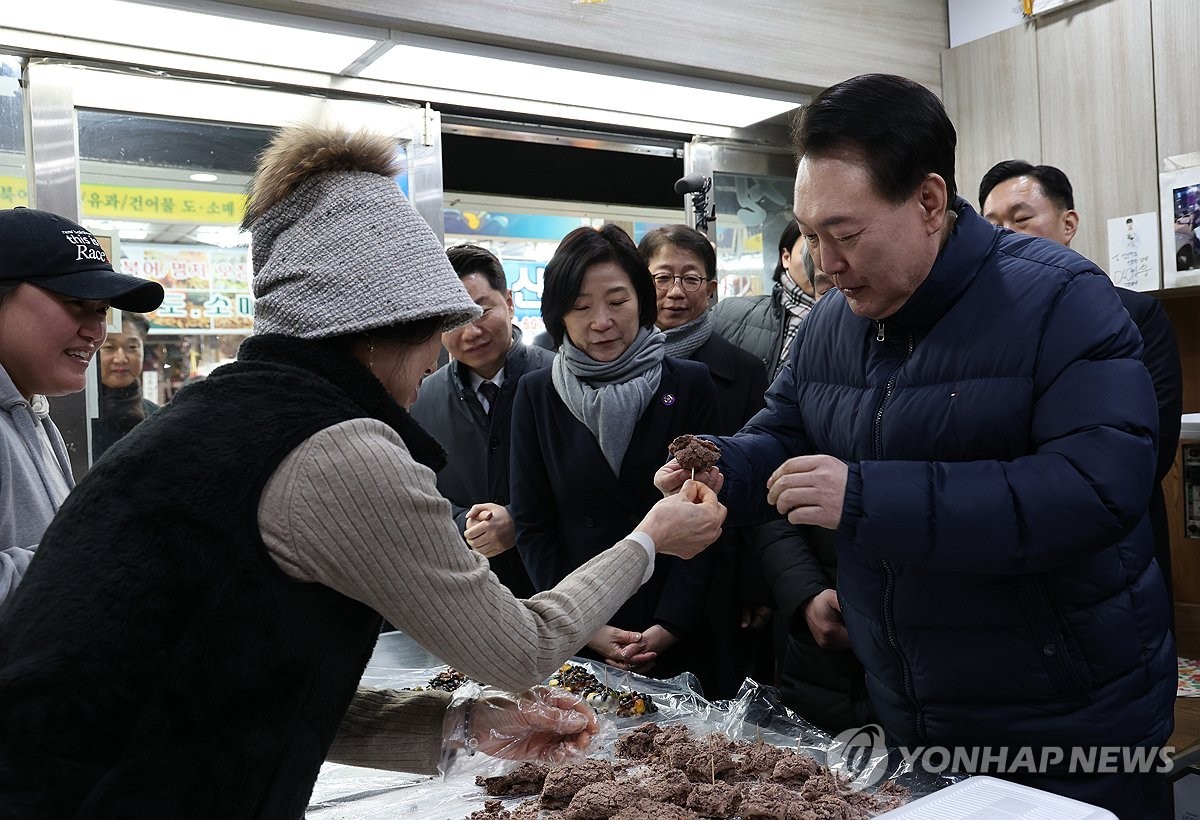 이재명 대통령, 현충일 후 재래시장 깜짝 방문…첫 대민 소통 행보