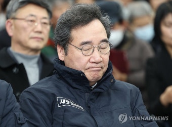 생각에 잠긴 이낙연
