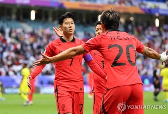 페널티킥 성공시킨 손흥민