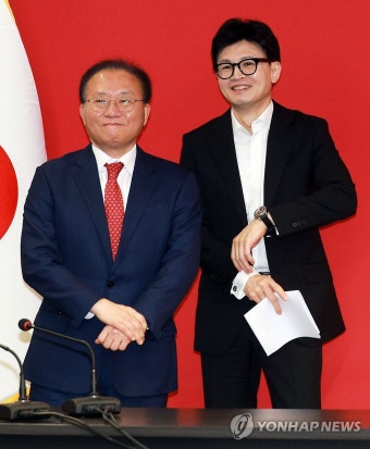 영입 인재 기다리는 한동훈 위원장과 윤재옥 원내대표