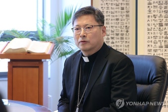 한동훈 비대위원장과 환담하는 정순택 대주교