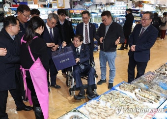 전복 구매한 유철환 권익위원장