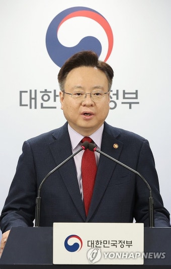브리핑하는 조규홍 보건복지부 장관