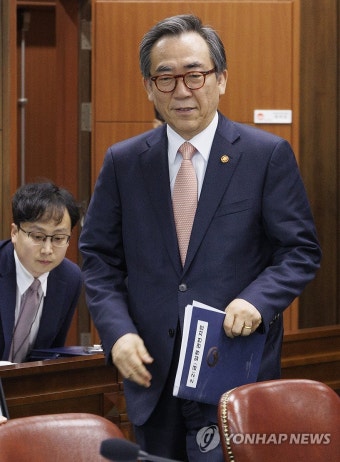 한ㆍ아프리카 정상회의 기획단 회의 입장하는 조태열 외교부 장관