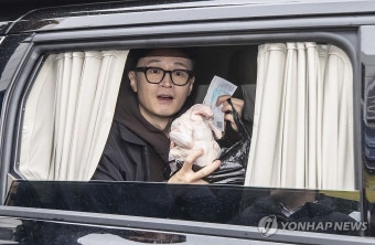 지지자들과 대화하는 한동훈 비대위원장