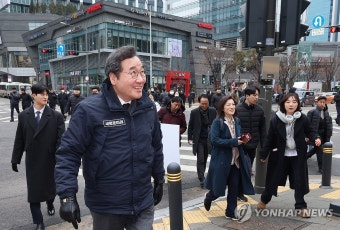 거리로 나선 이낙연 공동대표