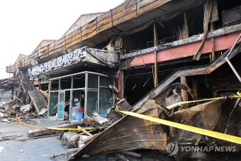 뼈대만 남은 서천특화시장