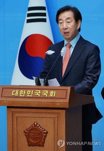총선 공천 부적격 결정에 대한 입장 밝히는 김성태 전 원내대표