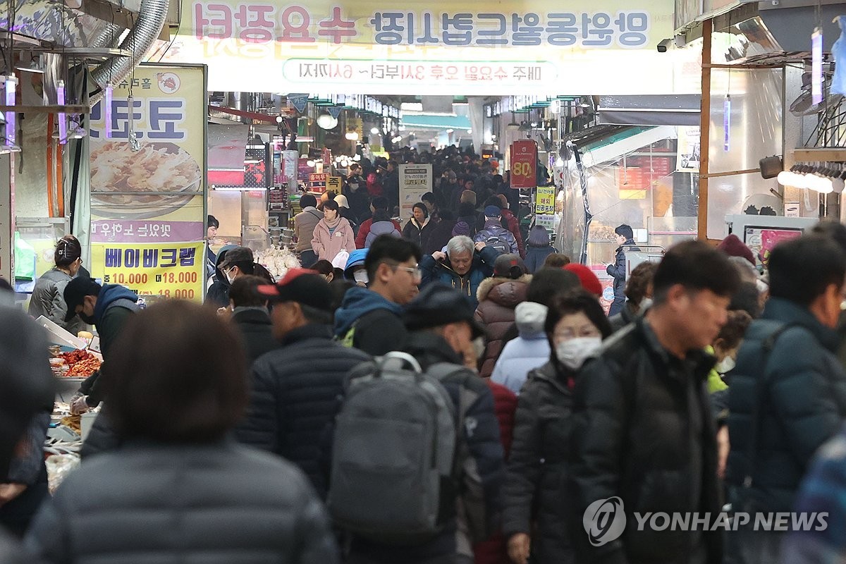 한국 소상공인, 역대급 폭염에 시달리며 전기요금 부담 울상…전기요금 특별지원 확대