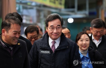설 앞두고 목포 찾은 이낙연 공동대표