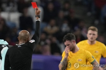 축구에 블루카드 도입?…과한 항의·득점 방해엔 10분 임시 퇴장