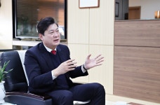 또 미추홀구냐고요…부정적 편견과 싸우는 이영훈 구청장