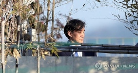 평산마을 찾은 조국 전 장관