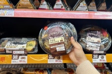 이마트24, SNS 맛집 온천집 손잡고 레스토랑 간편식 출시