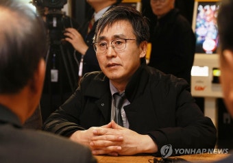윤재옥 원내대표와 대화하는  '건국전쟁' 김덕영 감독